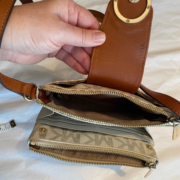 Michael Kors  bag - Picture 3 of 12